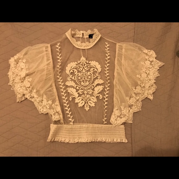 White top - Picture 2 of 2